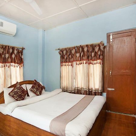 Spot On 486 Hotel Holy Lodge Sauraha Zewnętrze zdjęcie