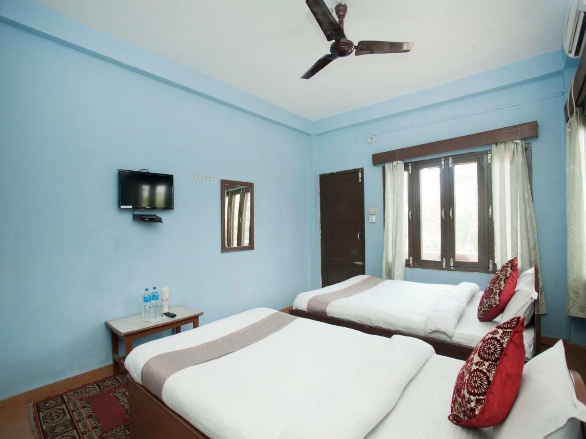Spot On 486 Hotel Holy Lodge Sauraha Zewnętrze zdjęcie