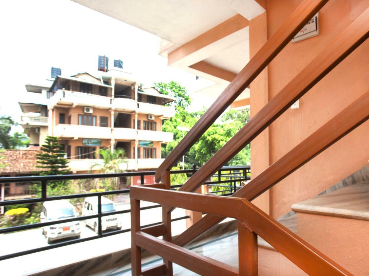 Spot On 486 Hotel Holy Lodge Sauraha Zewnętrze zdjęcie