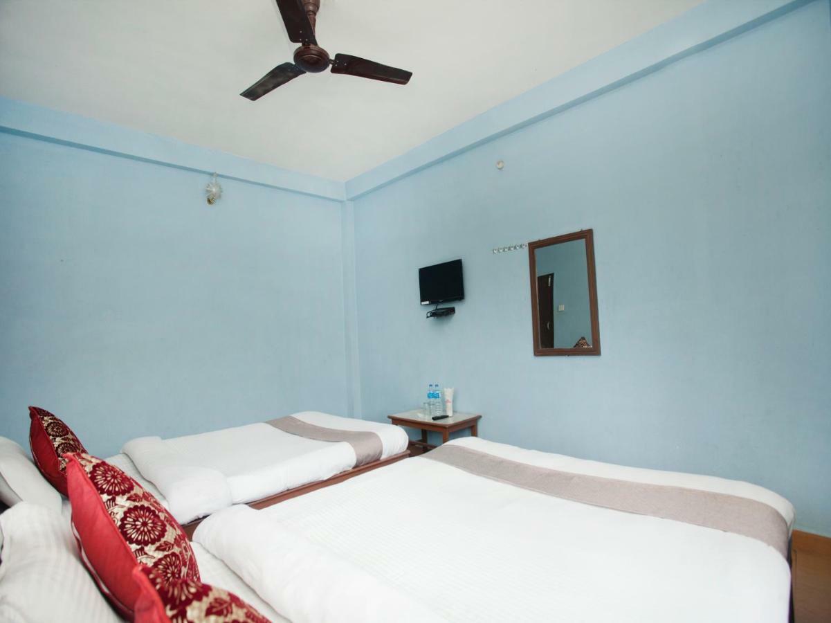 Spot On 486 Hotel Holy Lodge Sauraha Zewnętrze zdjęcie