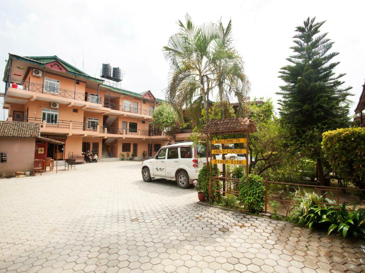 Spot On 486 Hotel Holy Lodge Sauraha Zewnętrze zdjęcie