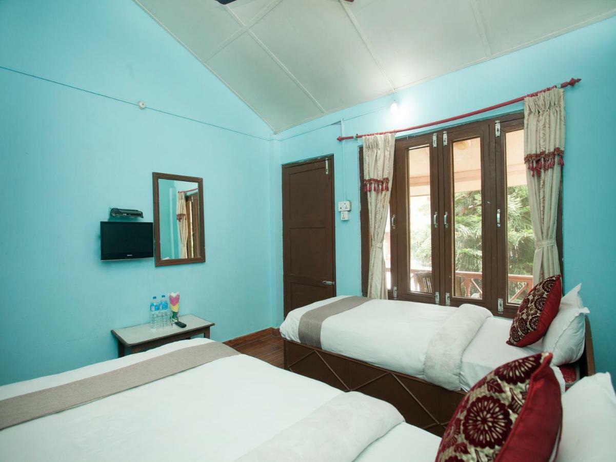 Spot On 486 Hotel Holy Lodge Sauraha Zewnętrze zdjęcie