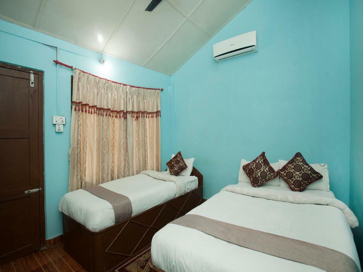 Spot On 486 Hotel Holy Lodge Sauraha Zewnętrze zdjęcie