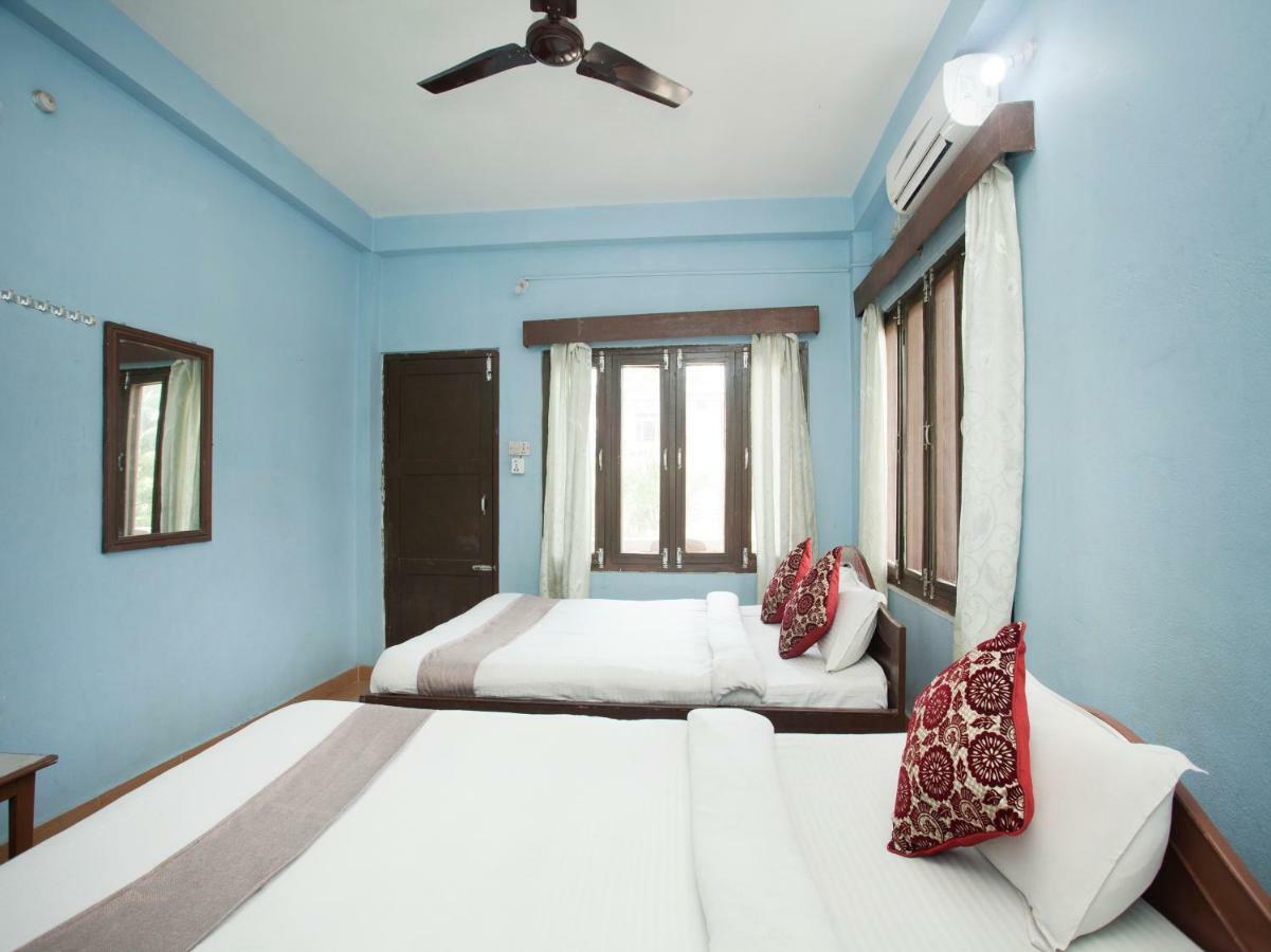 Spot On 486 Hotel Holy Lodge Sauraha Zewnętrze zdjęcie