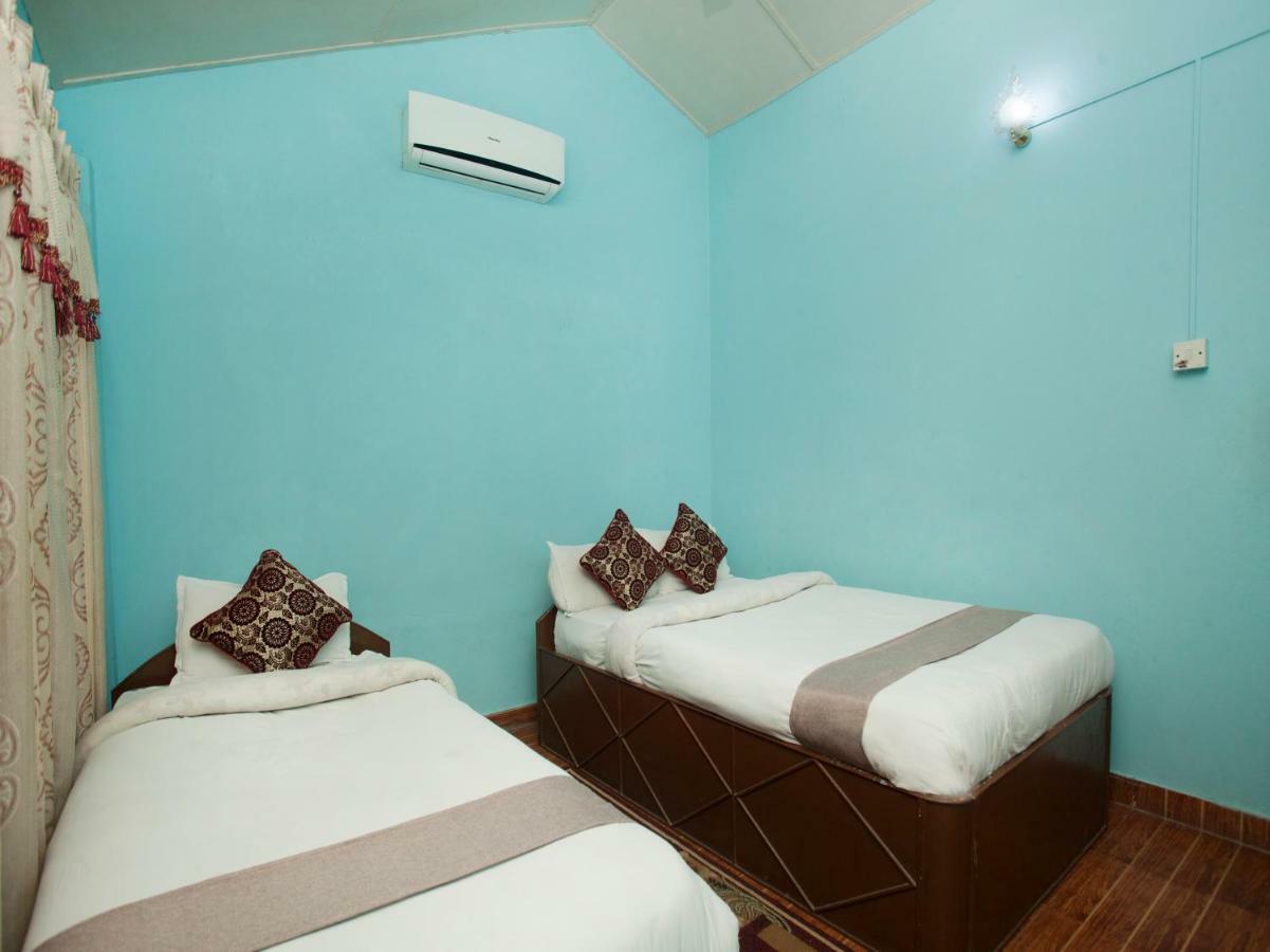 Spot On 486 Hotel Holy Lodge Sauraha Zewnętrze zdjęcie