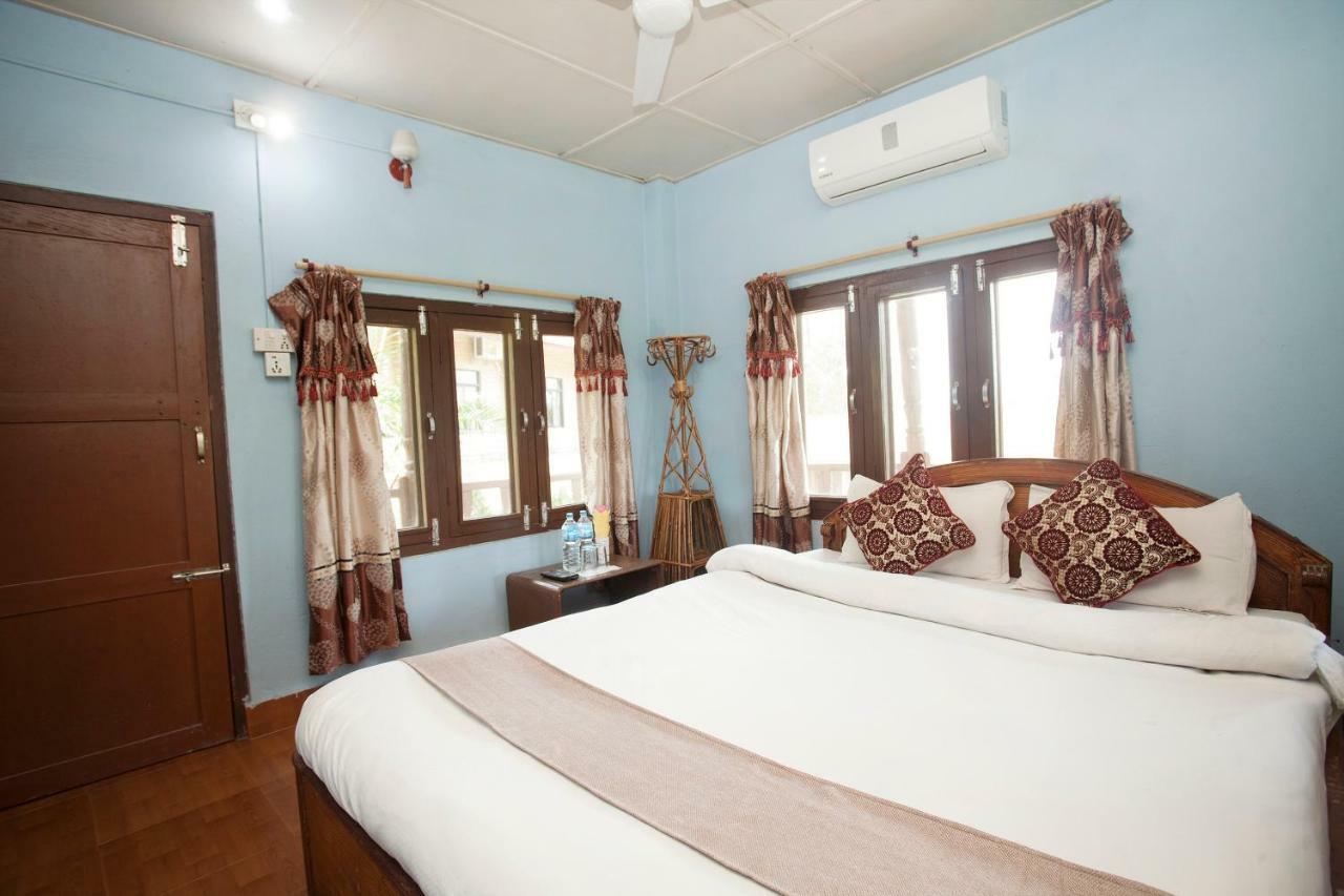 Spot On 486 Hotel Holy Lodge Sauraha Zewnętrze zdjęcie